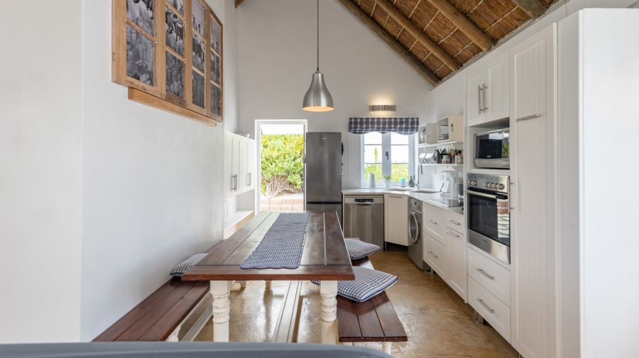 To Let 3 Bedroom Property for Rent in Struisbaai Western Cape